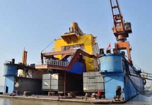 紫金山船厂水上车间创新技术 超大型挖泥船上坞施工